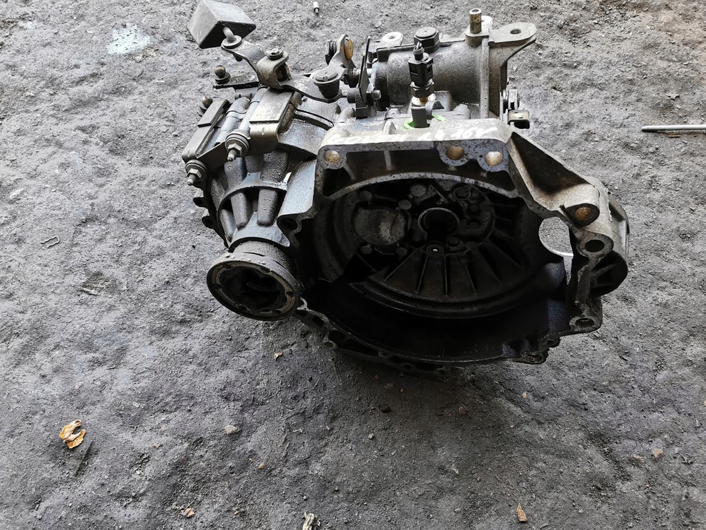 caja de cambios golf iv 1.4 16v 02k301107j  (#)