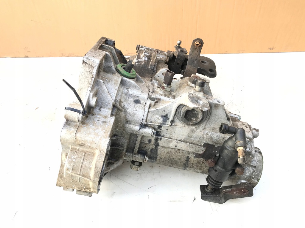 vw caddy seat inka 1.9sdi caja de cambios  (#)