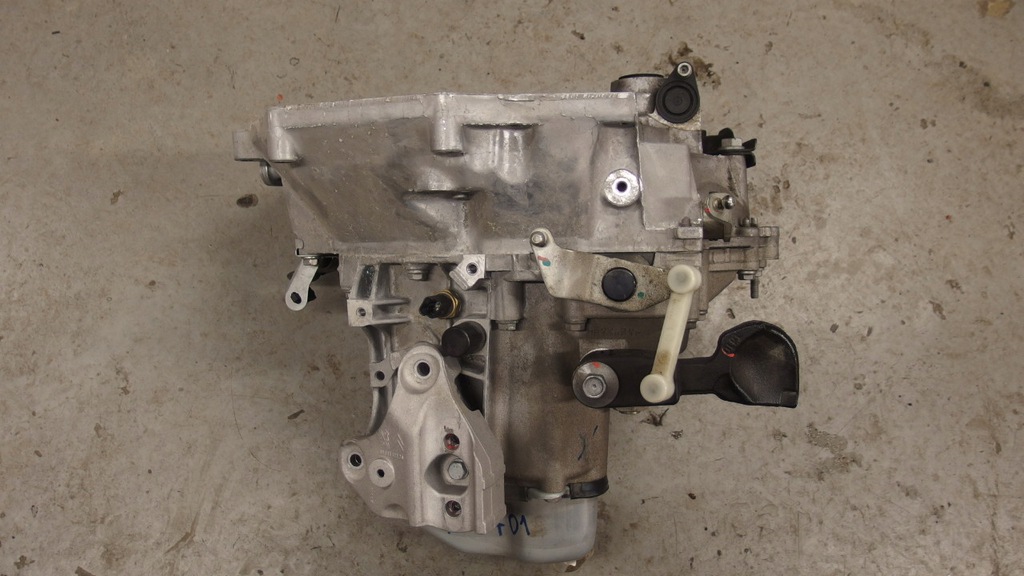 peugeot 208 1.2 caja de cambios 20a701 10 000km  (#)