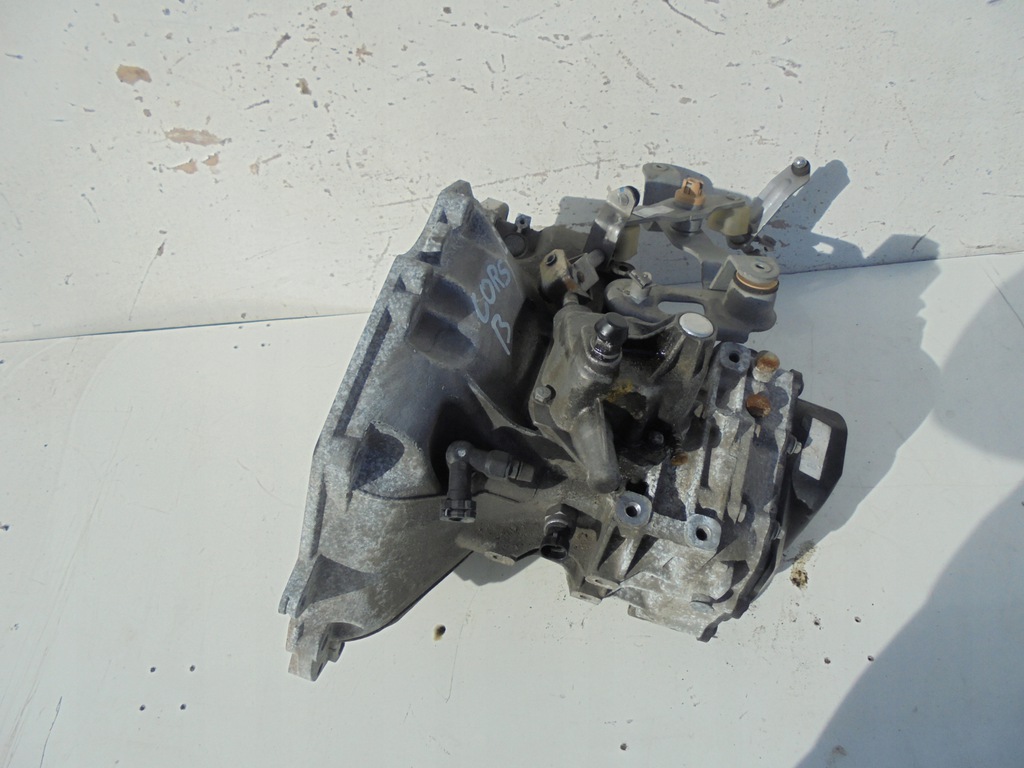 caja de cambios opel corsa e 12 b  (#)