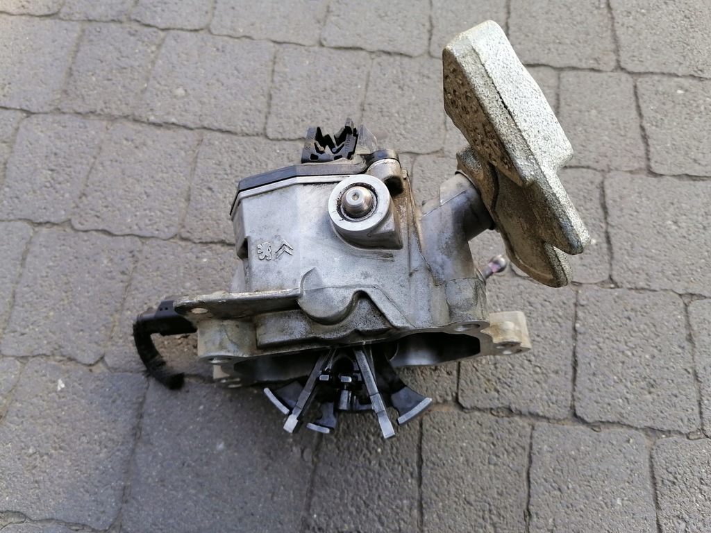 citroen peugeot 1.6 thp selector caja de cambios 6b  (#)