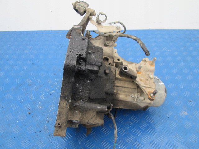 mazda 323f 01-03 2.0tdi 101km caja de cambios  (#)