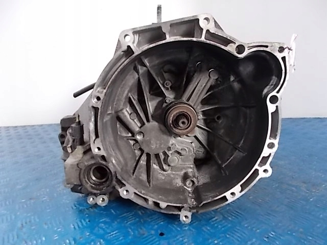 focus 1.4 16v 75km caja de cambios xs4r-7002-ce  (#)