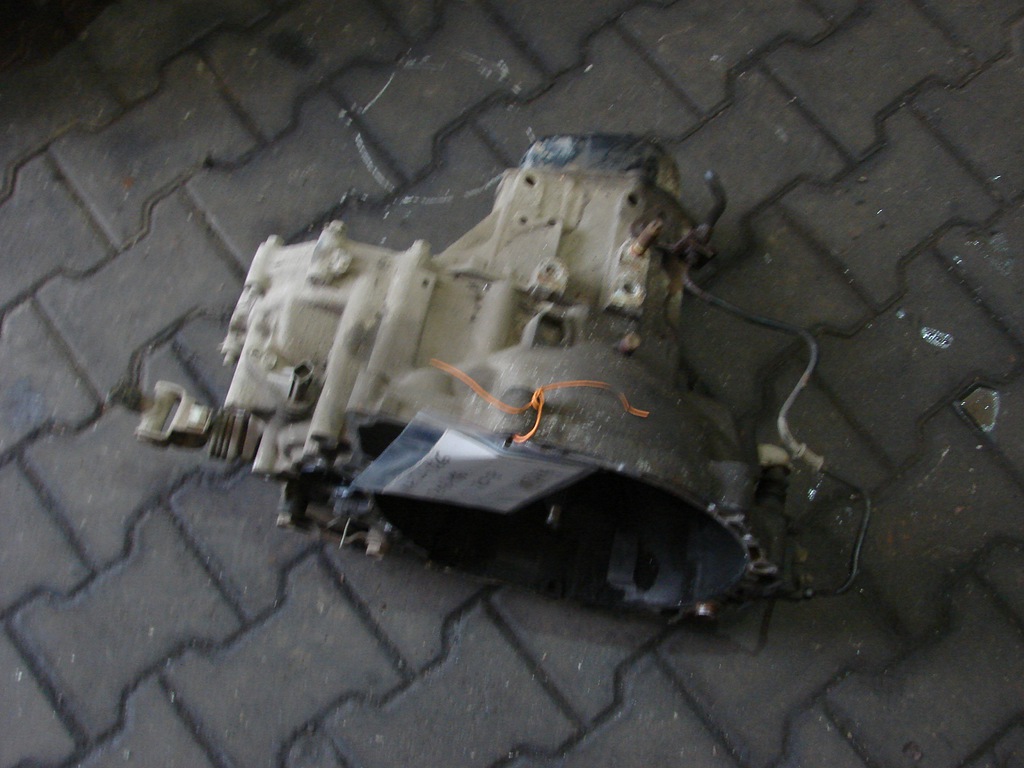 caja de cambios mazda 626 v 20b  (#)
