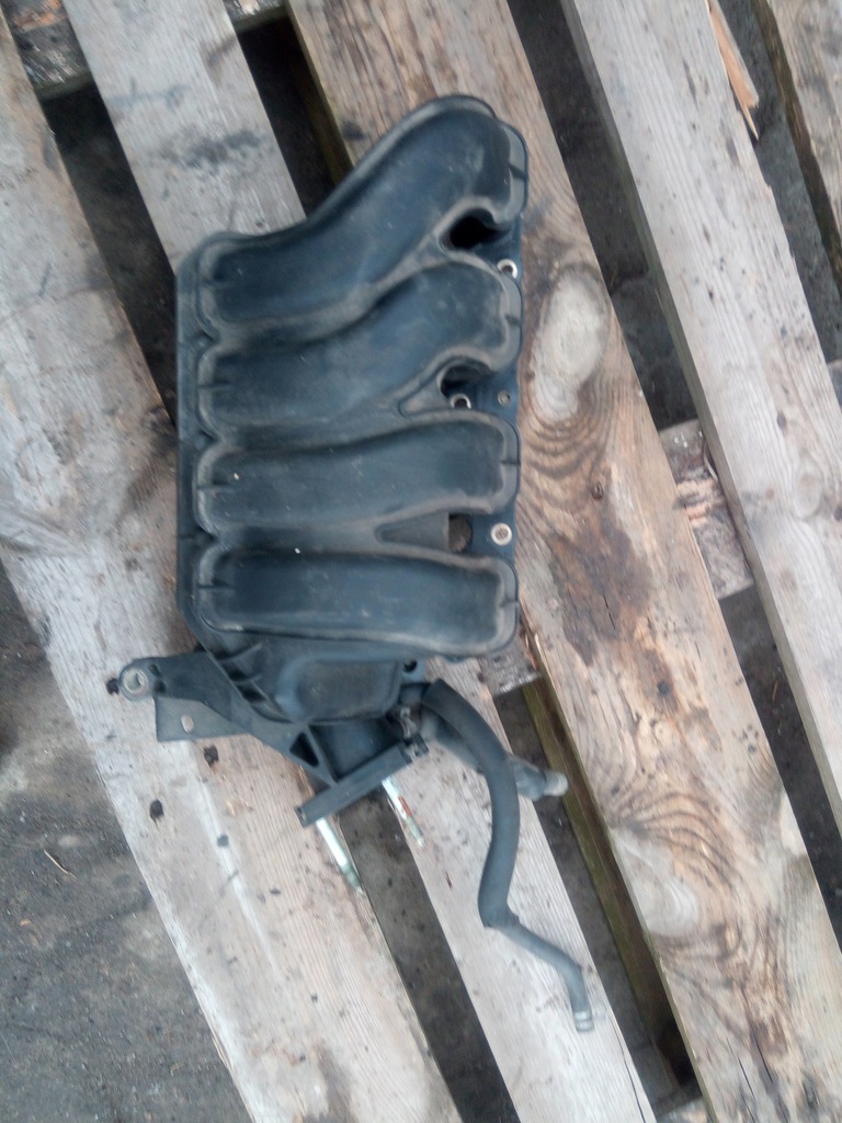 corolla e12 02-04 colector admisión 3 tornillos 16 vvti  (#)