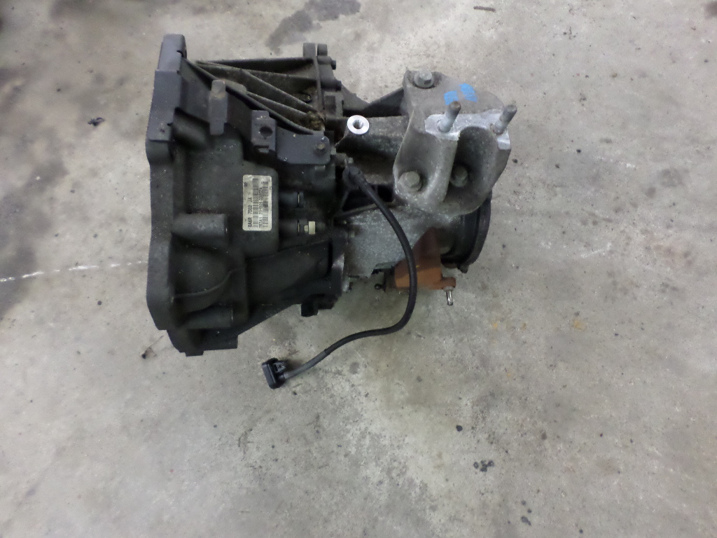 caja de cambios fiesta mk7 14 benz 8a6r7002ja  (#)