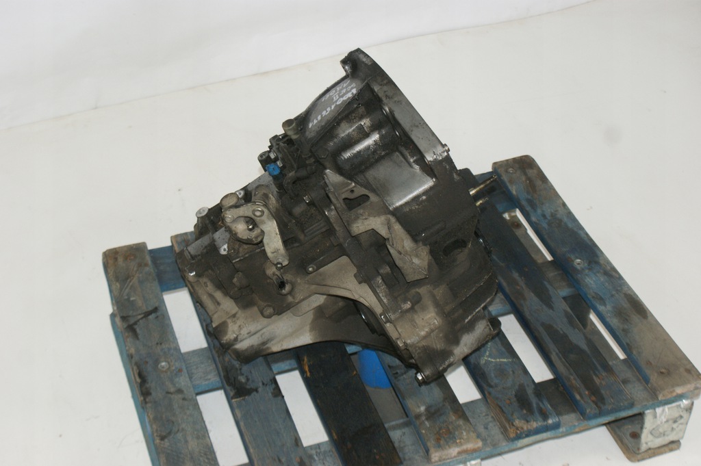 caja de cambios 1.9 dci 8200156391 scenic megane 2  (#)