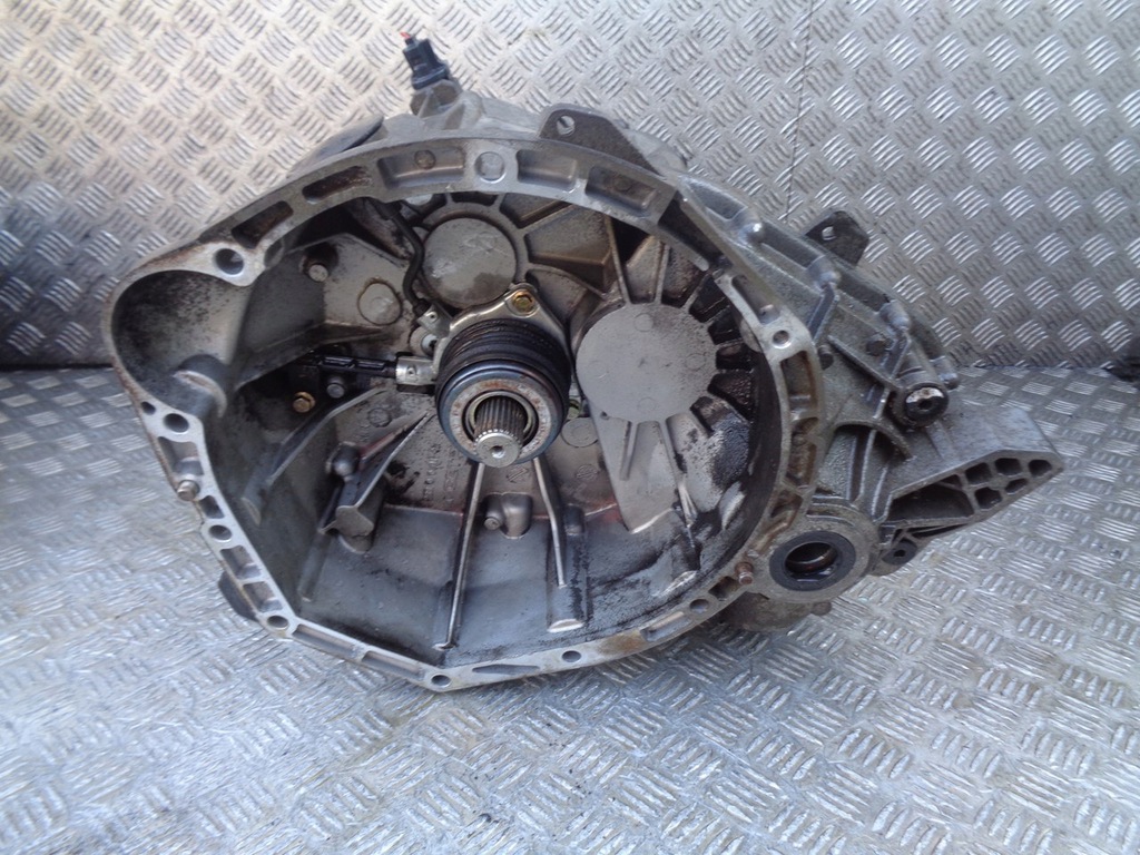 caja de cambios pt cruiser  2.2 crd p05273474ab  (#)