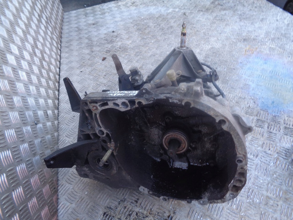 caja de cambios micra k12 1.5 dci 8200137170  (#)