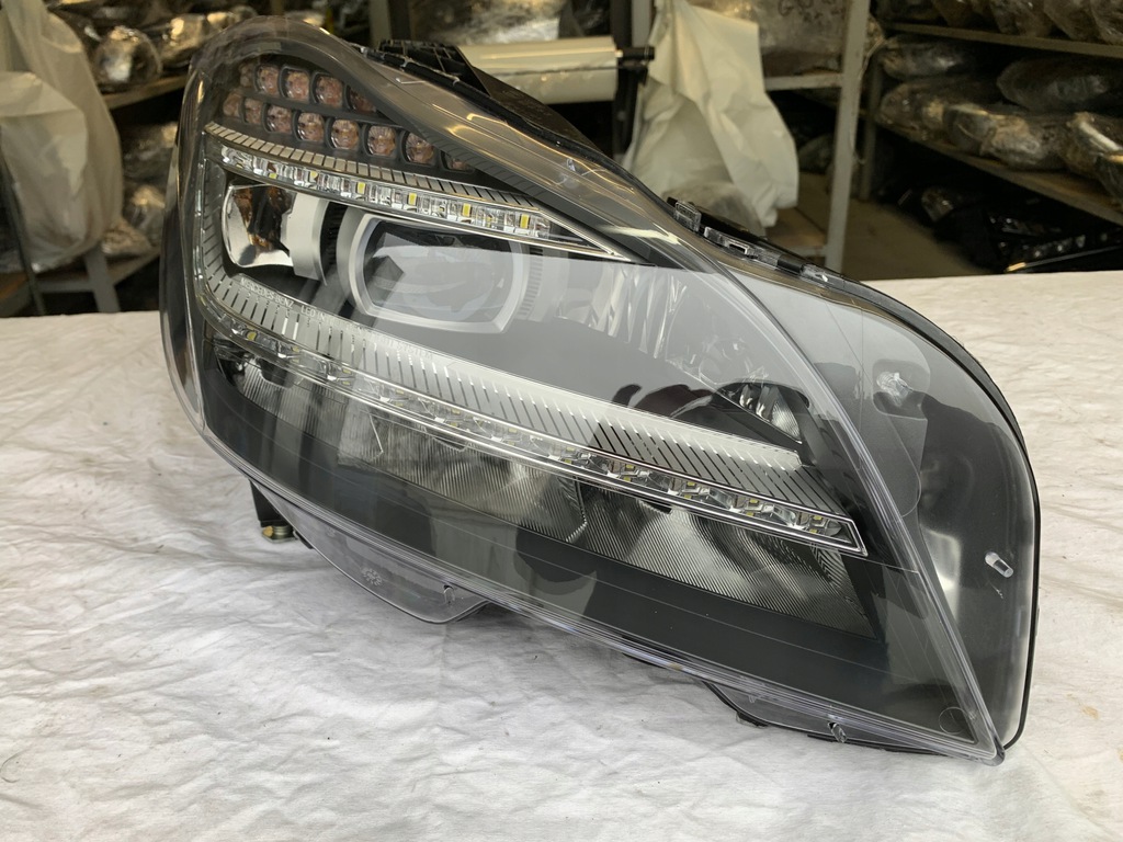 mercedes cls w218 ils faro der.. pelado (#)