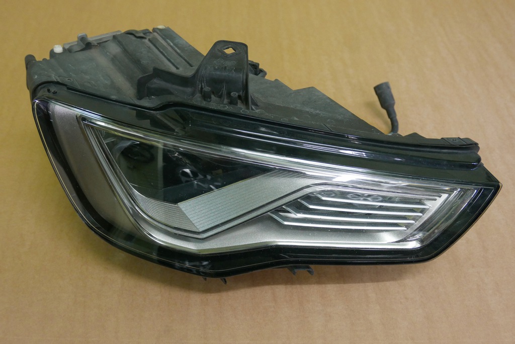 audi a3 8v faro full led der.. 8v0941034ab (#)