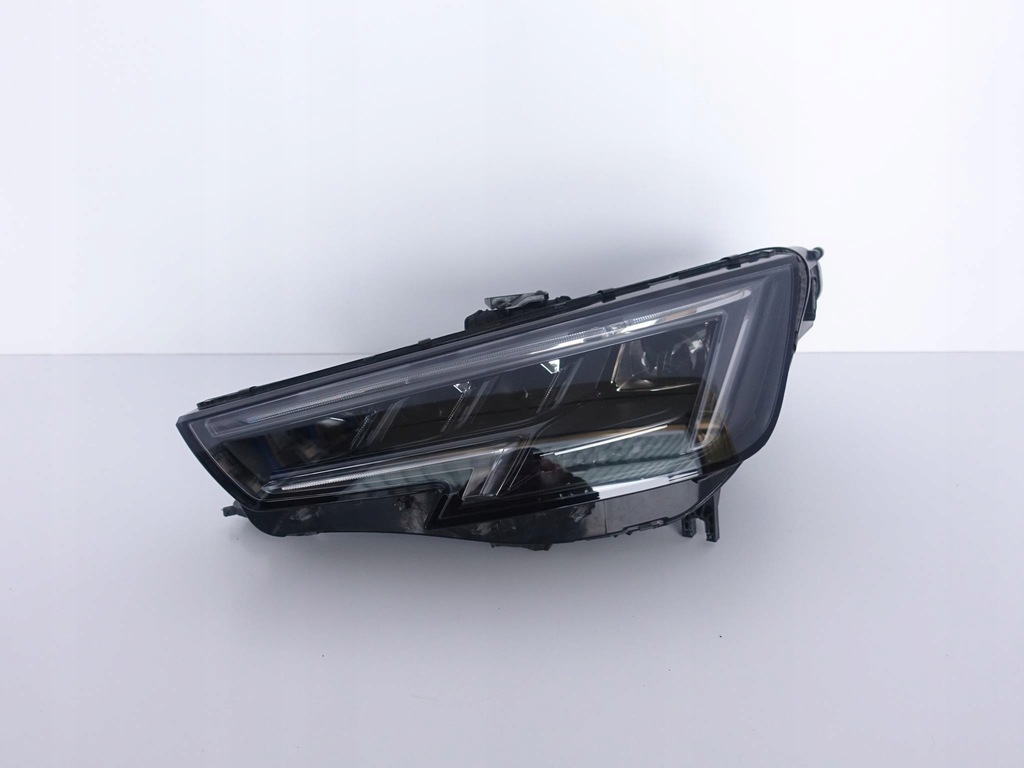 audi rs4 a4 8w0 16 matrix full led izq. oscura (#)