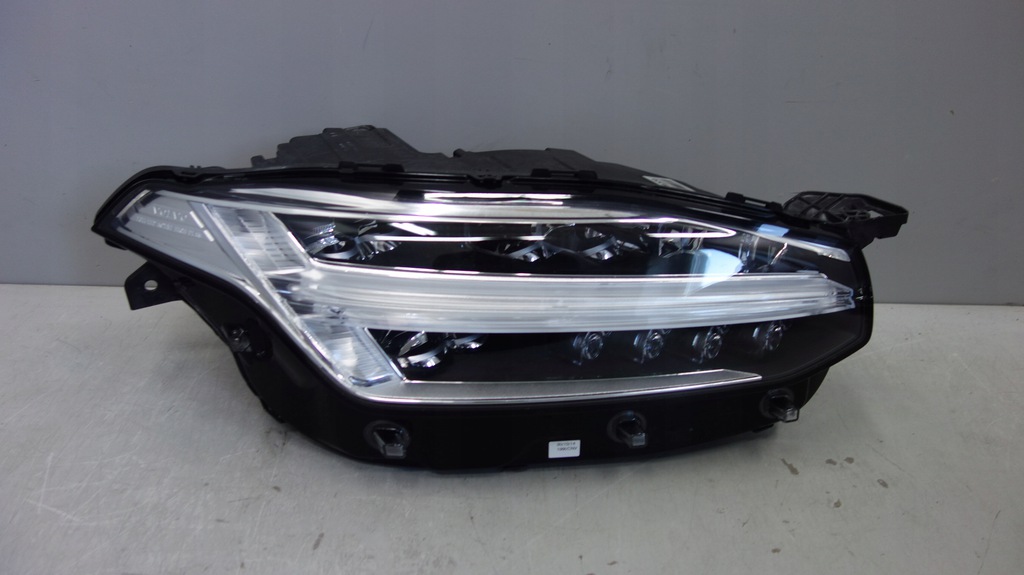 volvo xc90 faro led der.. europa 31353154 (#)