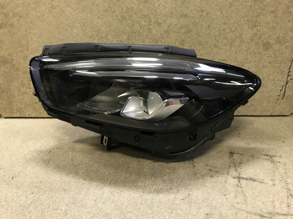  faro izq. mercedes b clase w247 a4209063800 (#)