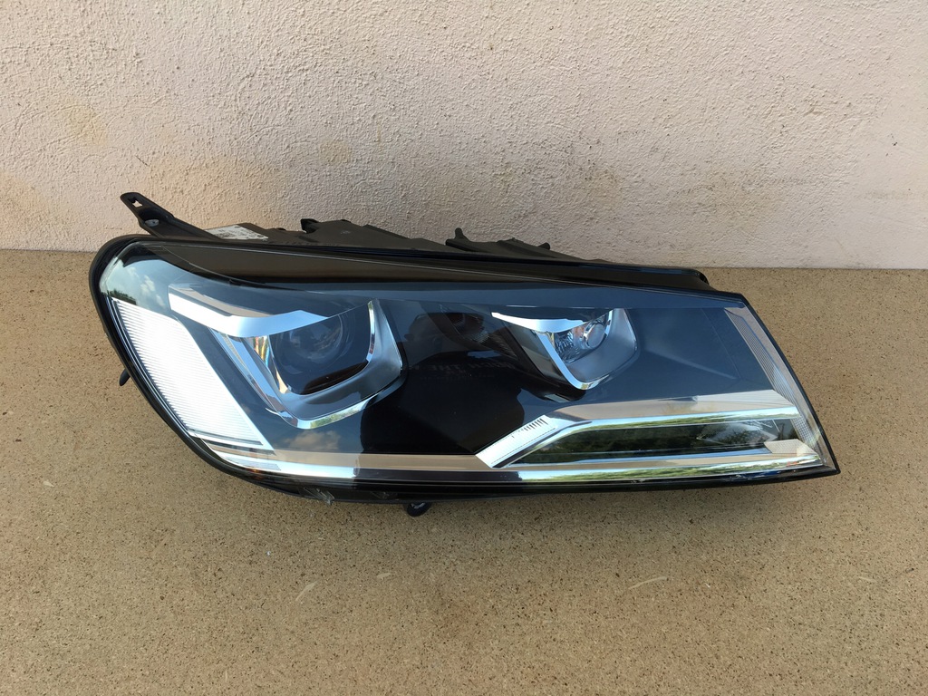 vw touareg bi xénon lift 7p1 7p1941032 der.. faro  (#)