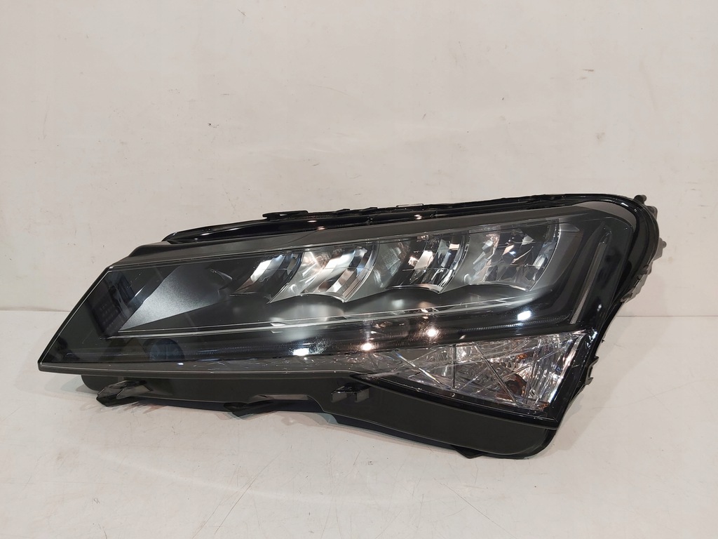  faro frente izq. skoda superb iii 3 lift 3v1 (#)