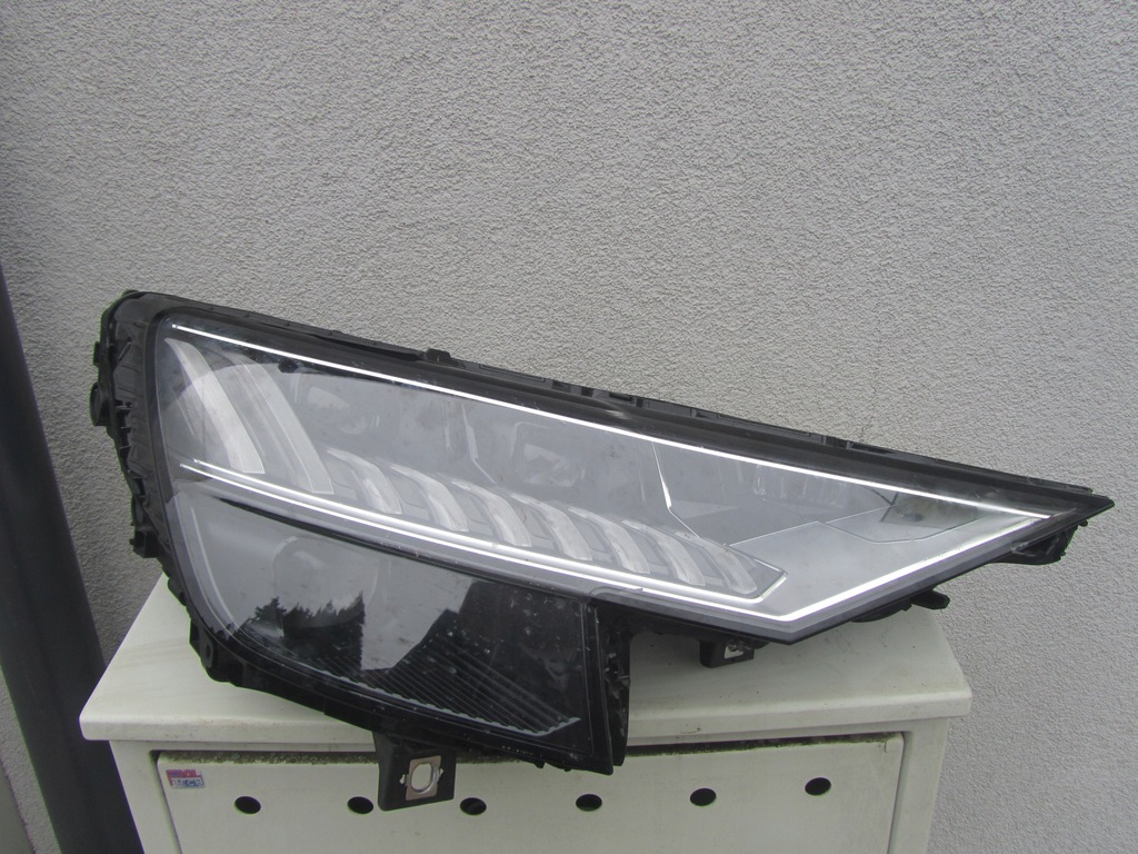 audi q8 sq8 4m8 full led matrix faro frente der.. (#)