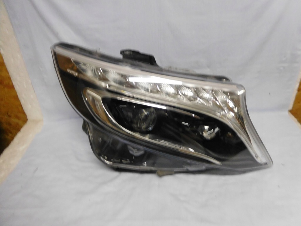 der.. mercedes w447 lift full led   europa (#)