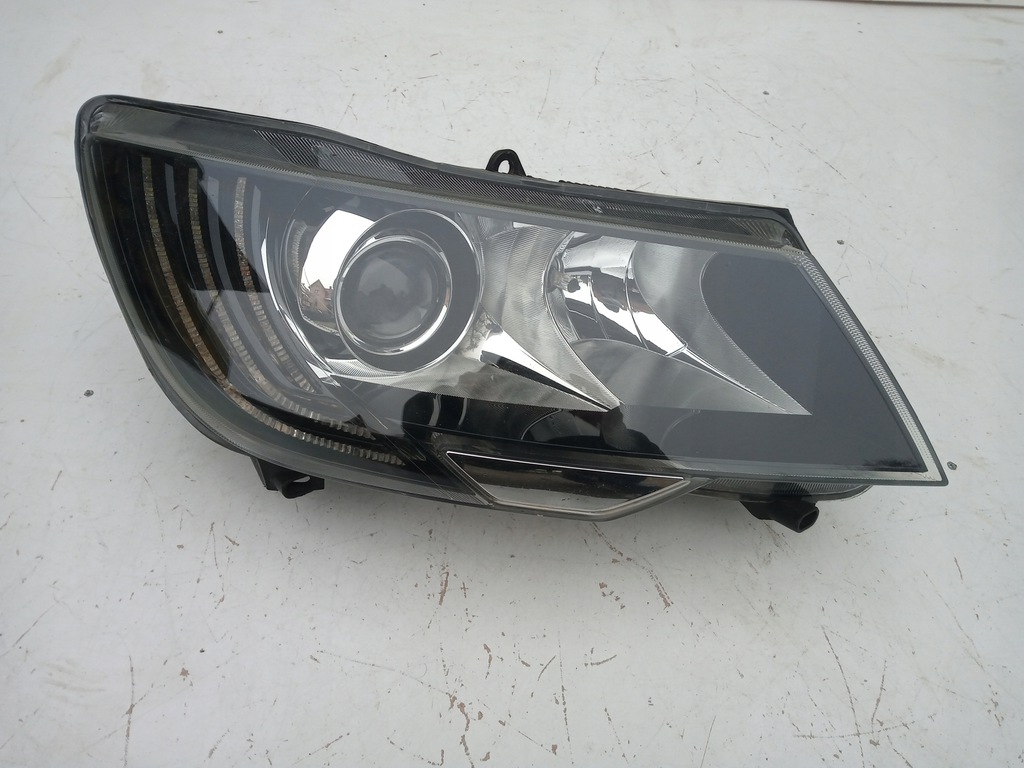 skoda superb 2 lift xénon der..  (#)