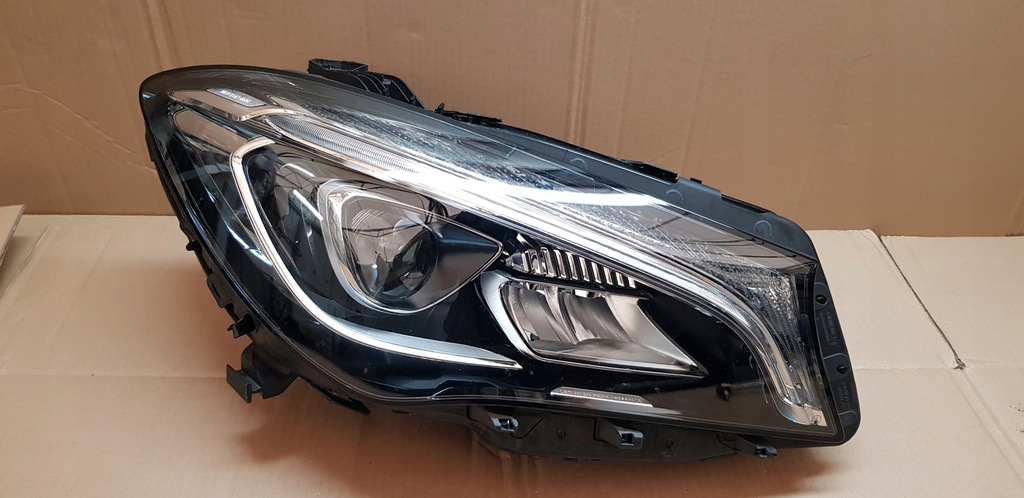 mercedes cla w117 faro frente der.. a1178206861 (#)