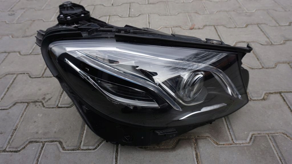 mercedes e w 213 faro frente der.. multibeam (#)