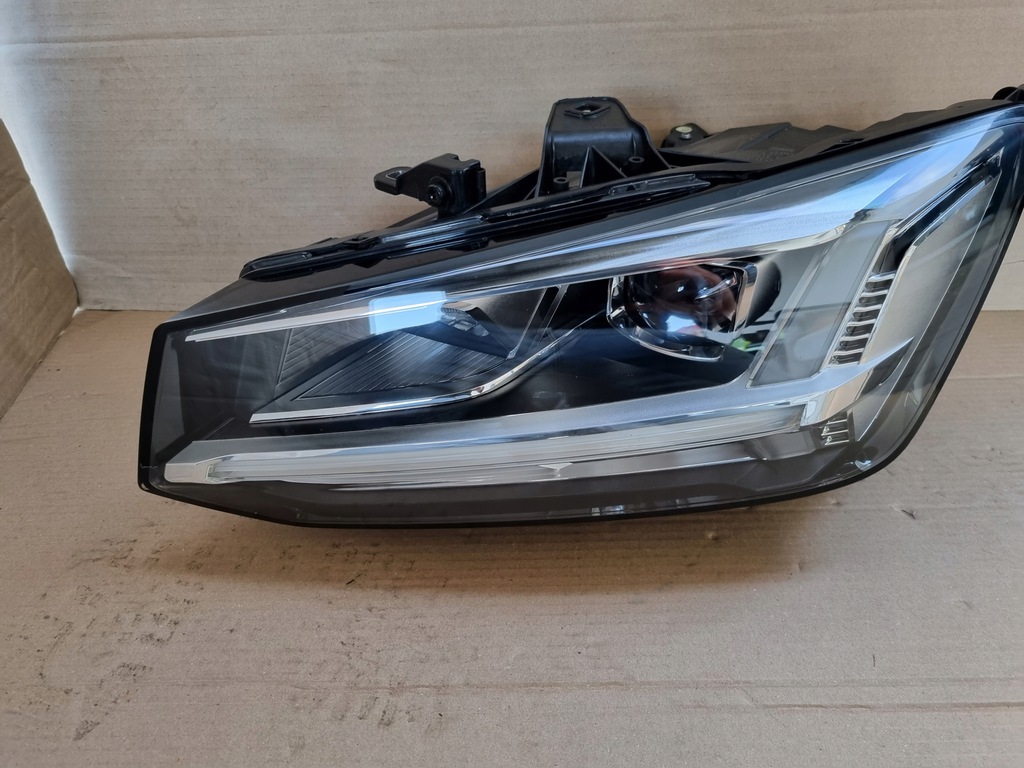  faro izq. audi q2 81a941033 xénon led (#)