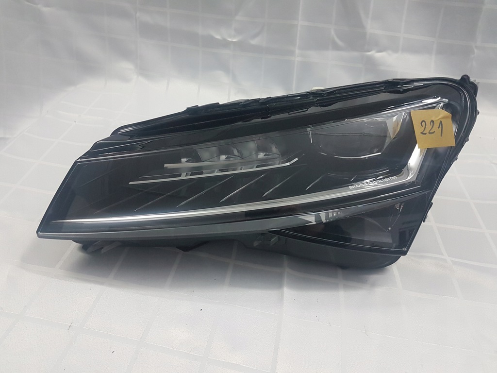 skoda super b iii full led 3v1 izq.  (#)