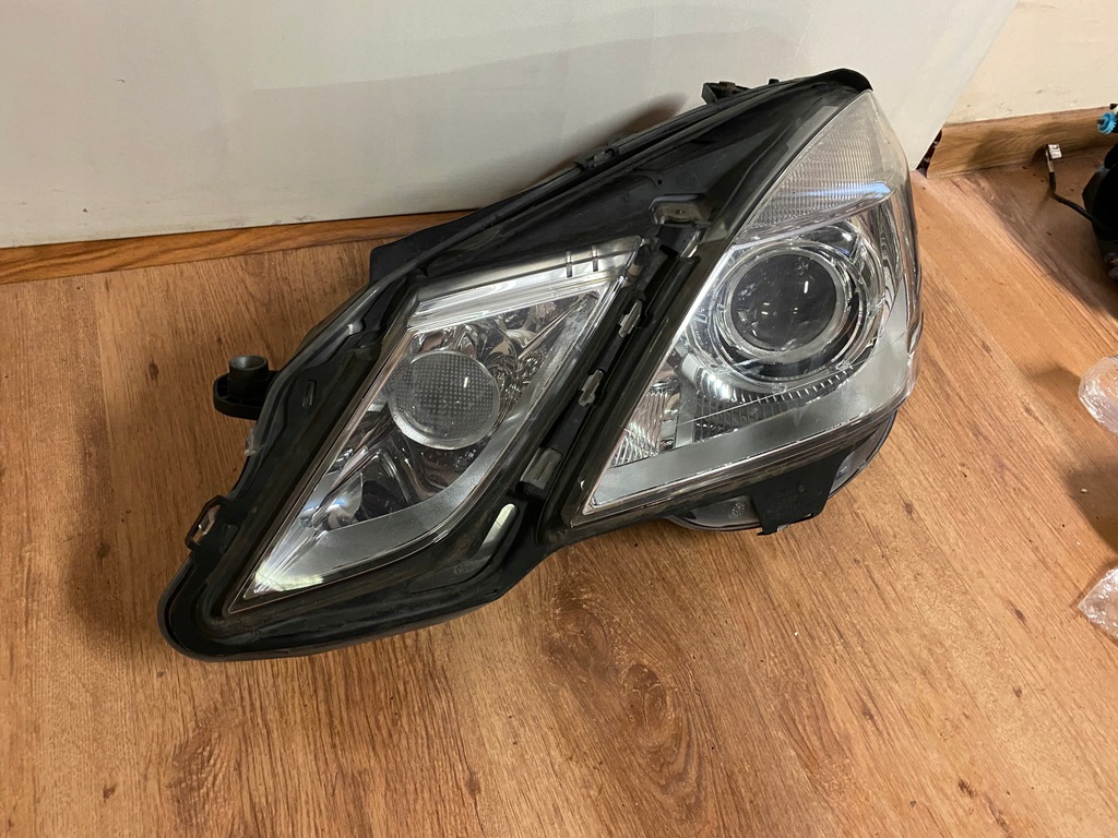 mercedes e 212 a2128205761 faro xénon izq. eu (#)