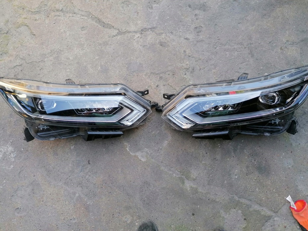 qashqai j11 lift faro led 18r izq. (#)