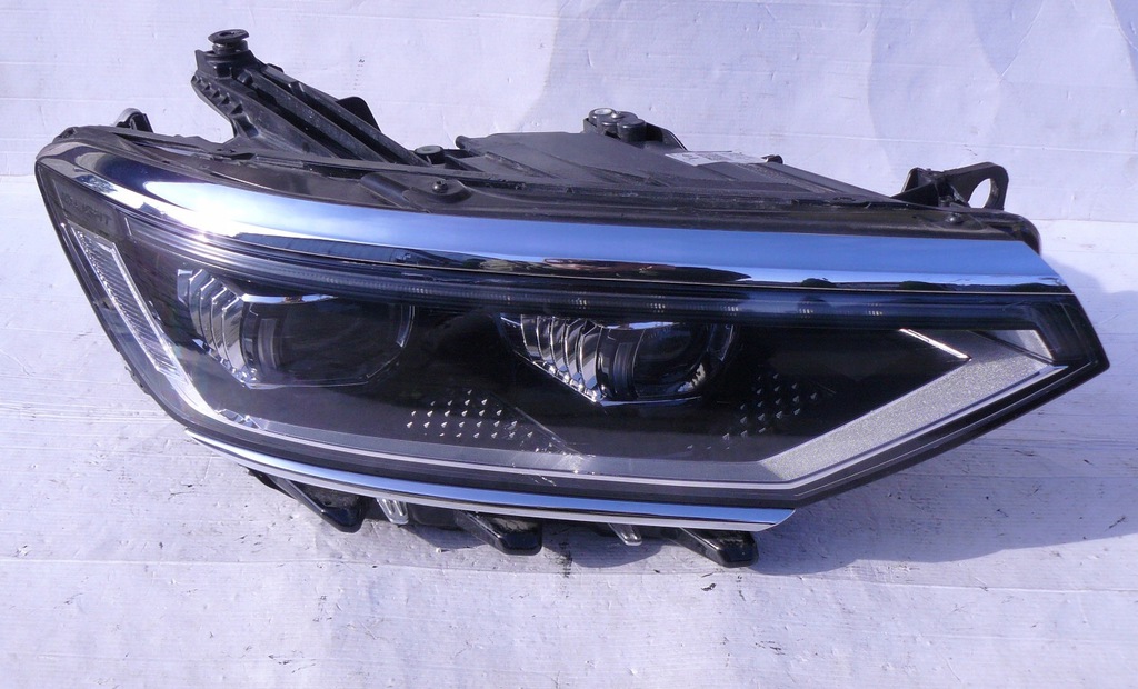vw passat b8 faro full led matrix der.. iq light (#)