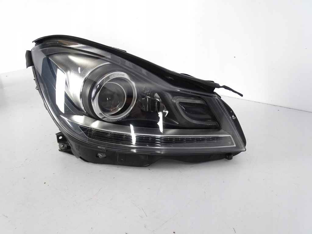  faro frente der.. mercedes c clase w204 lift xénon (#)