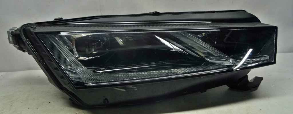 skoda octavia 4 faro der.. full led 5e4941016a (#)
