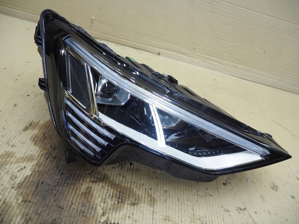 audi e tron 4ke faro delantera der.. full led 17 (#)