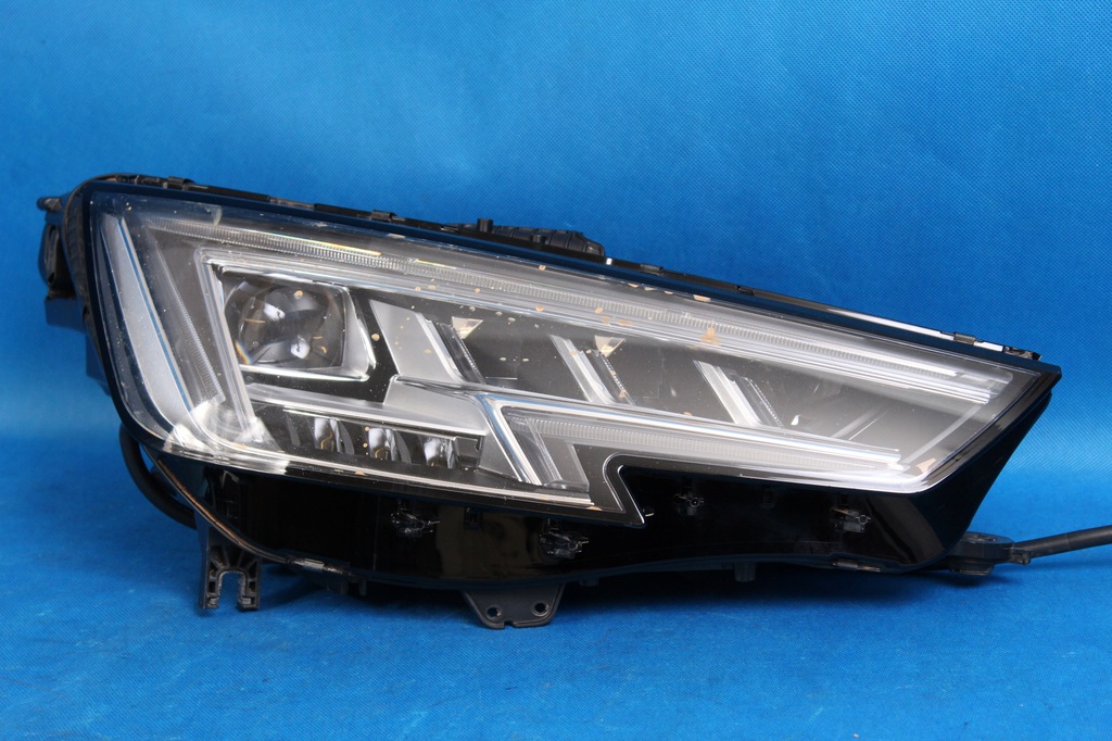 audi a4 b9 faro frente der.. matrix led 8w0941036 (#)