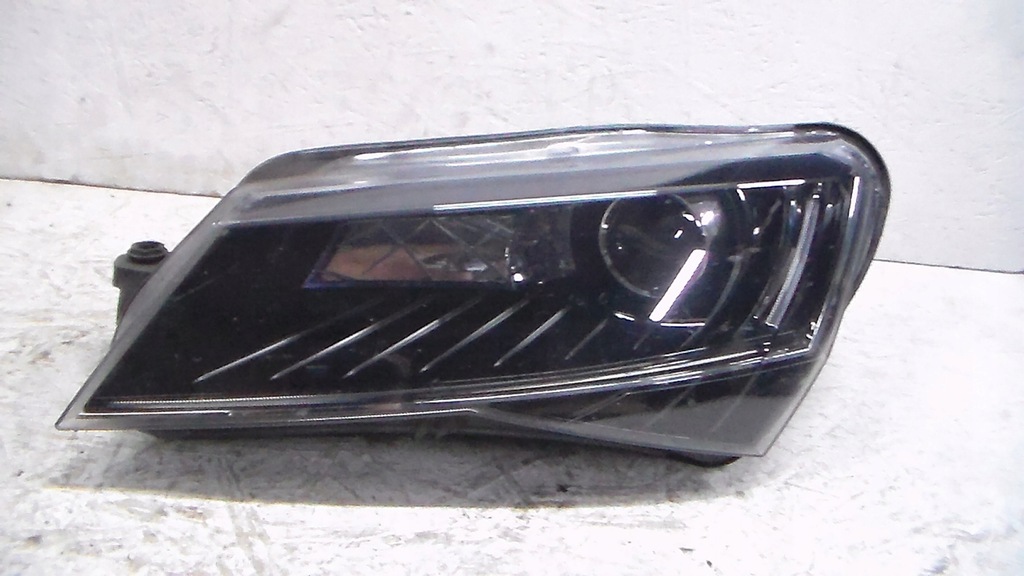 skoda superb iii faro izq. delantero xénon led 3v1 (#)