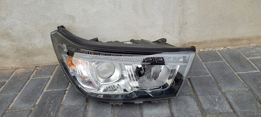 ssangyong tivoli faro frente der.. delantera estandar (#)