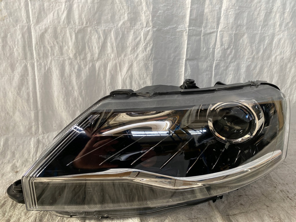  faro izq. xénon skoda rapid facelifting (#)