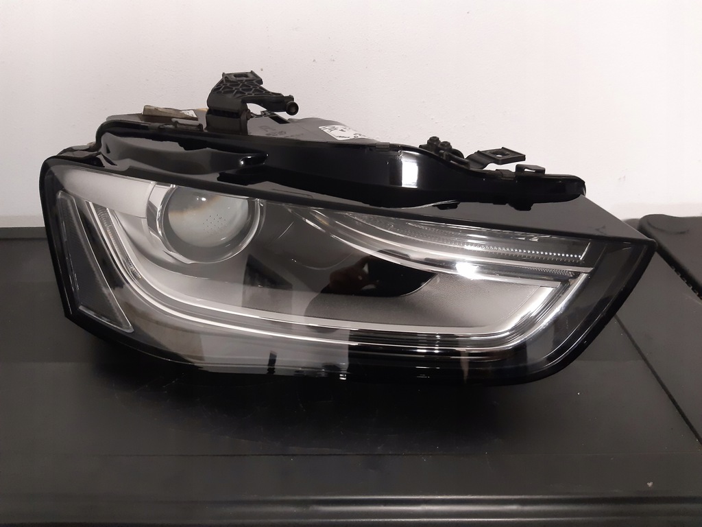 audi a4 b8 xénon lift der.. 8k0 941 044c (#)