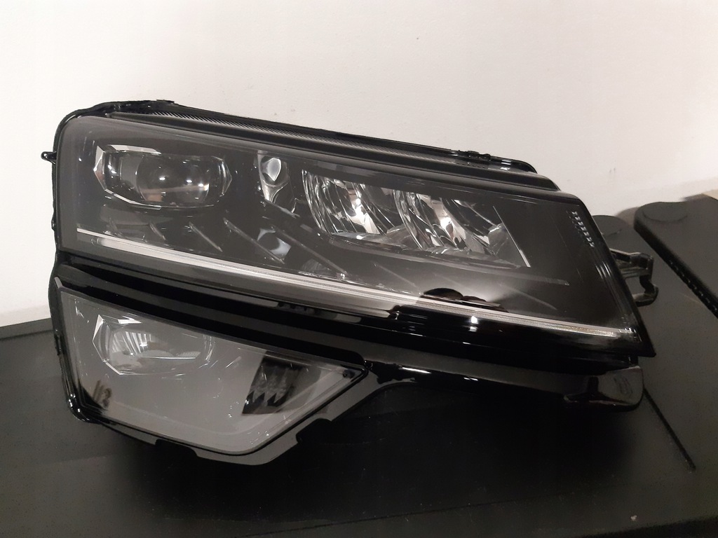 skoda karoq full led der.. 57b 941 016d (#)