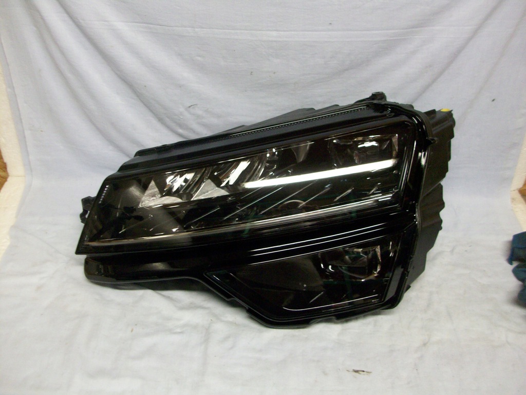  faro izq. skoda karoq full led europa (#)