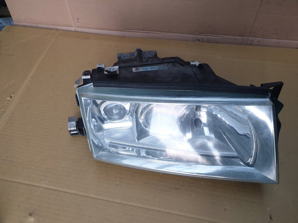  faro der.. xénon skoda octavia 01u1941017q komple (#)