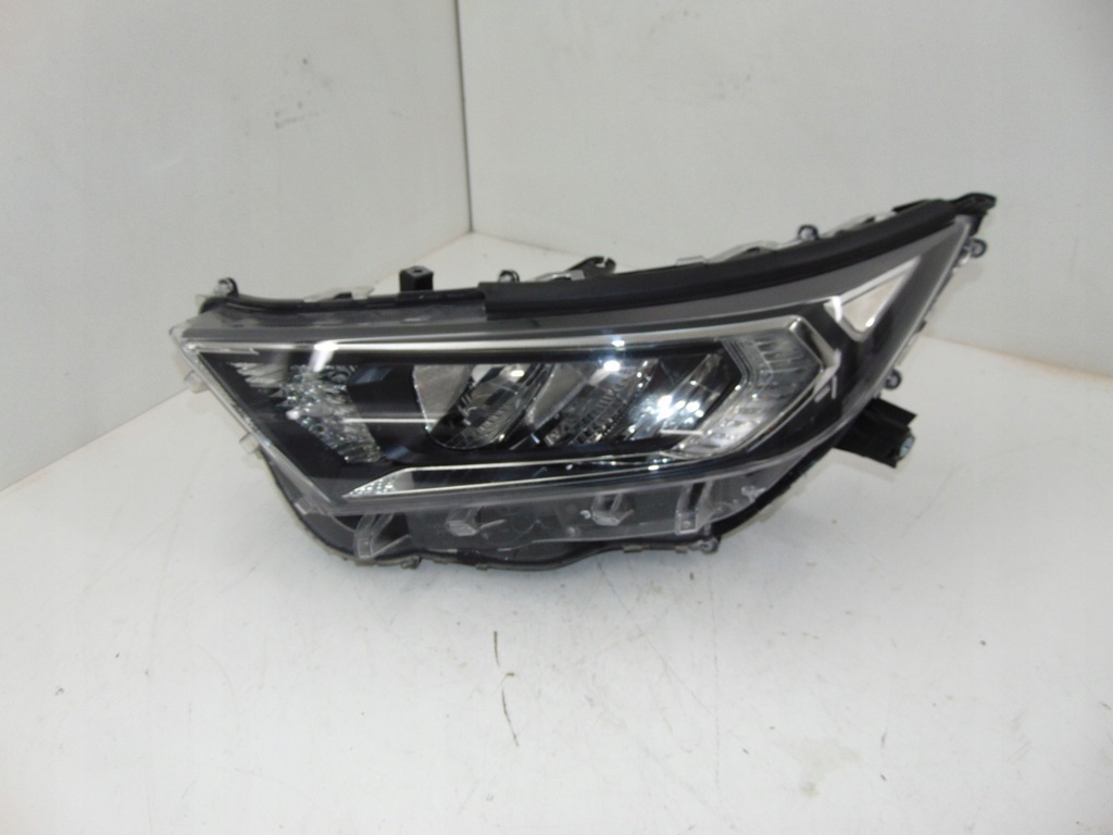 toyta rav4 faro izq. 81185 42842 (#)
