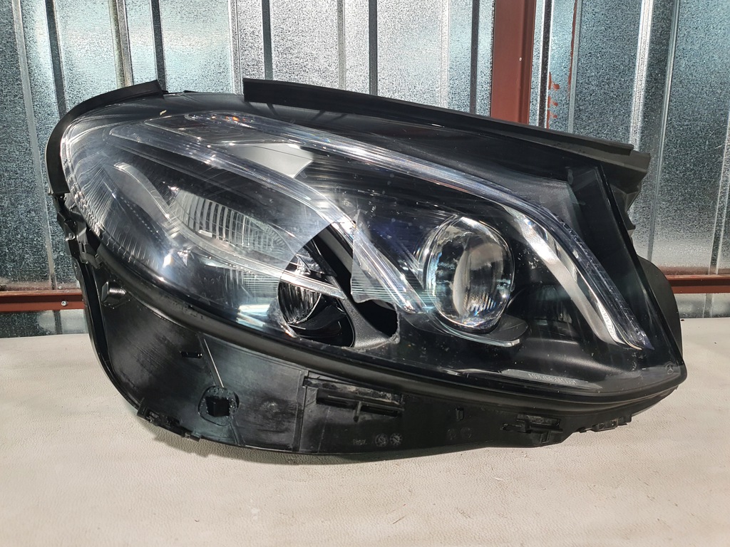  faro frente der.. mercedes clase e w213 multibeam (#)