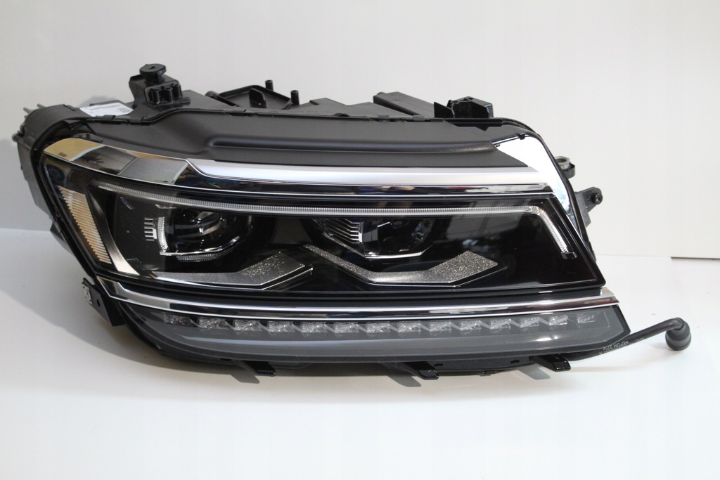 vw tiguan allspace 5nn 941082 faro der.. full led (#)