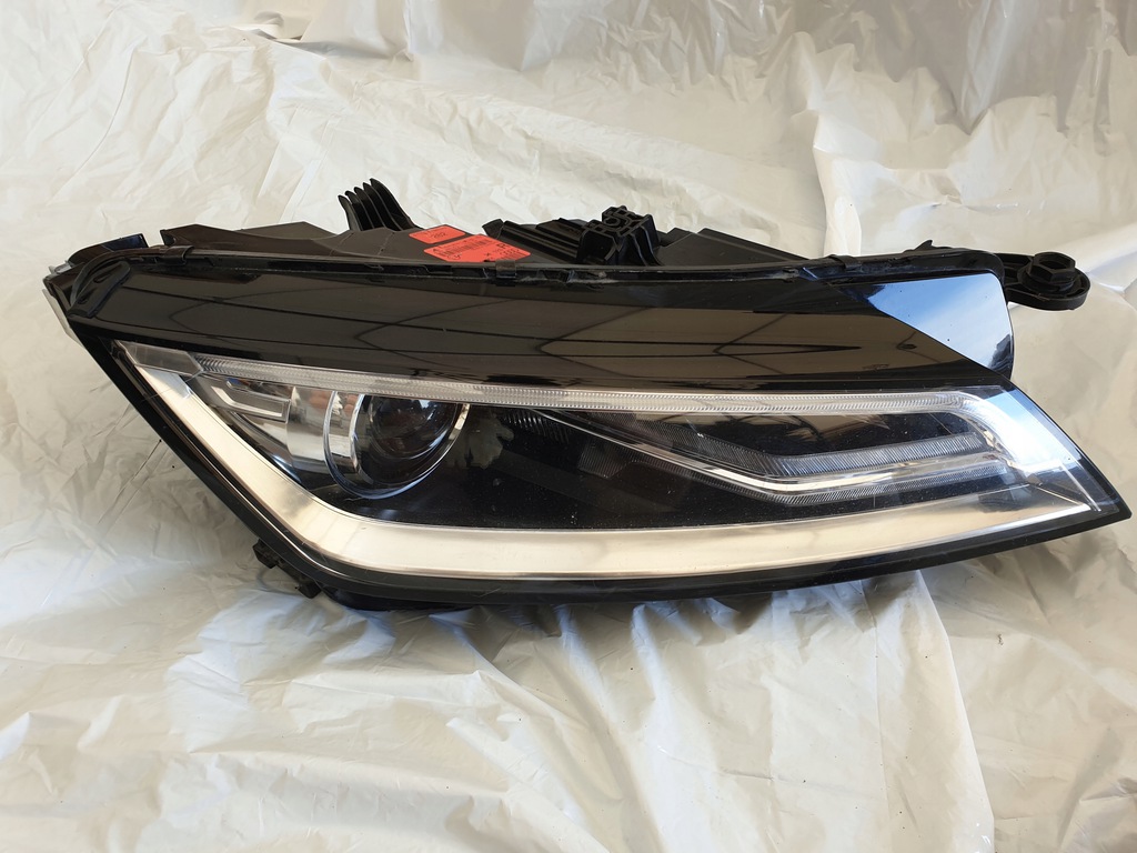  faro der.. audi tt xénon led 8s0941006 (#)