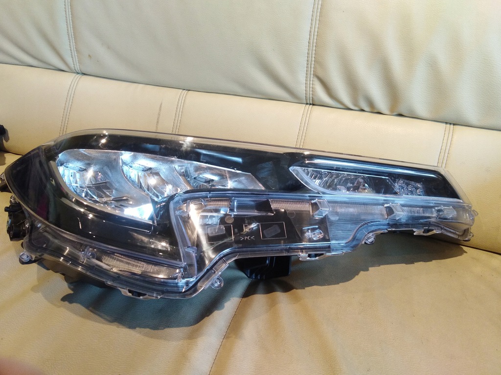corolla e210 18 full led faro delantero der.. (#)