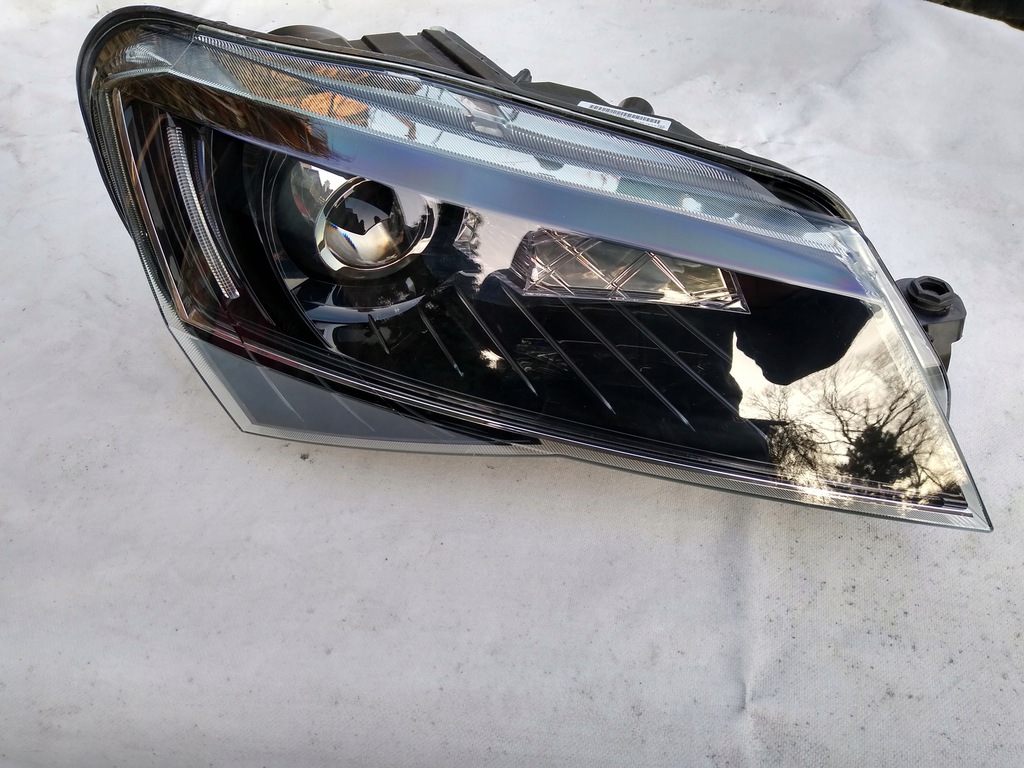 skoda superb iii faro delantero der.. led xénon (#)