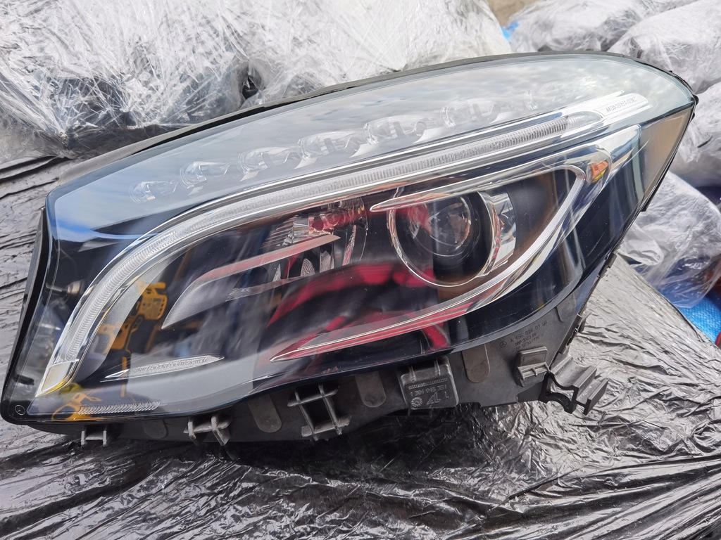  faro mercedes gla ils izq. (#)
