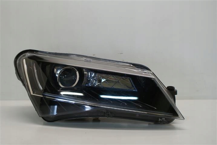 skoda superb 3 iii 15r der.. faro bi xenon led (#)