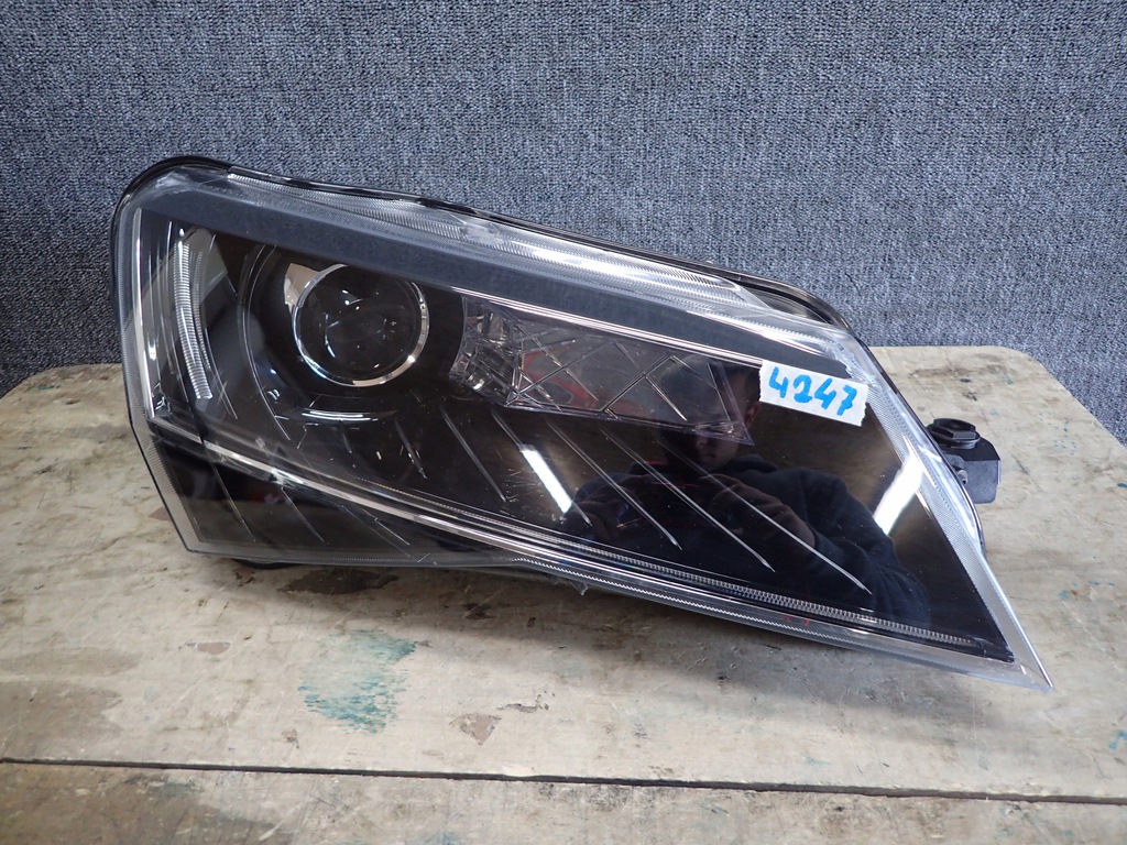  faro frente der.. skoda superb iii 3 bi xénon led (#)